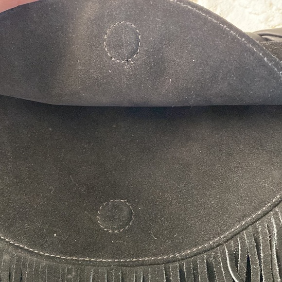 -Suede handbag with fringe by CZ Falconer . Bohemian style - Picture 9 of 10